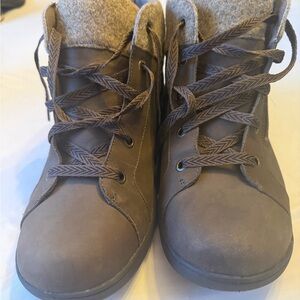 Aravon Brown Ankle Boots